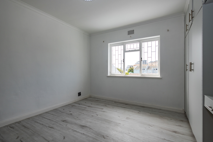 4 Bedroom Property for Sale in Bloubergrant Western Cape